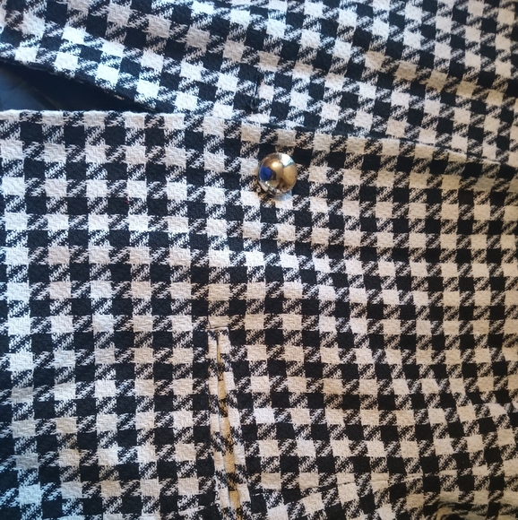 Ladies black and white Blazer - Picture 2 of 7
